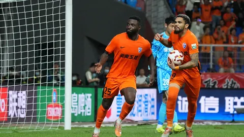 “曼联火力全开，25次射门创赛季新高，星夜猎球，谁能阻其锋芒？”