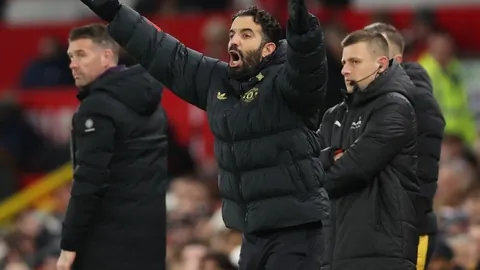 “曼联主场头球建功，马奎尔助力球队战胜伊普斯维奇”